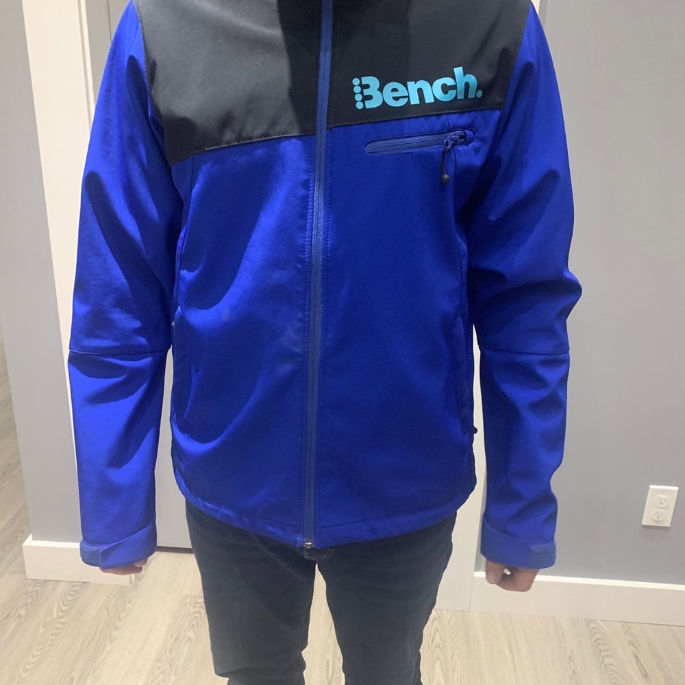 Like new!  Men’s Bench Rain Jacket